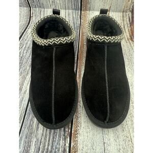 Brand New in Box Dream Pairs Size 10  Dupe for Ugg Tasman